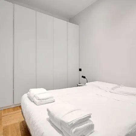 Ticinese 78 Apartamento *